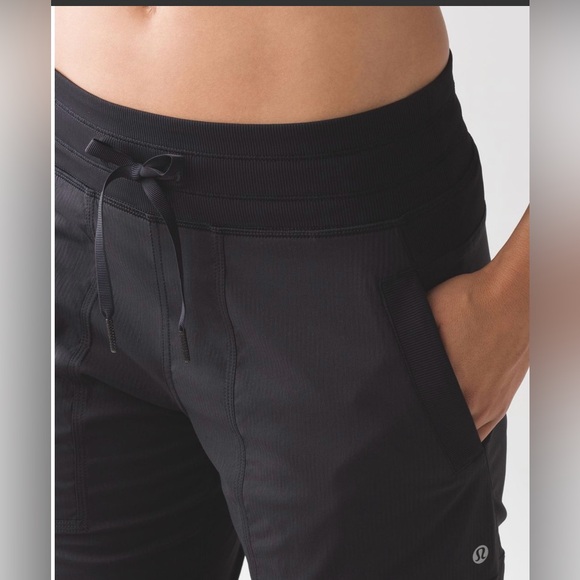 🍋Women’s Lululemon Dance Studio Pant III Lined 32" Size 4 Black W5AERR🍋 - Picture 13 of 16